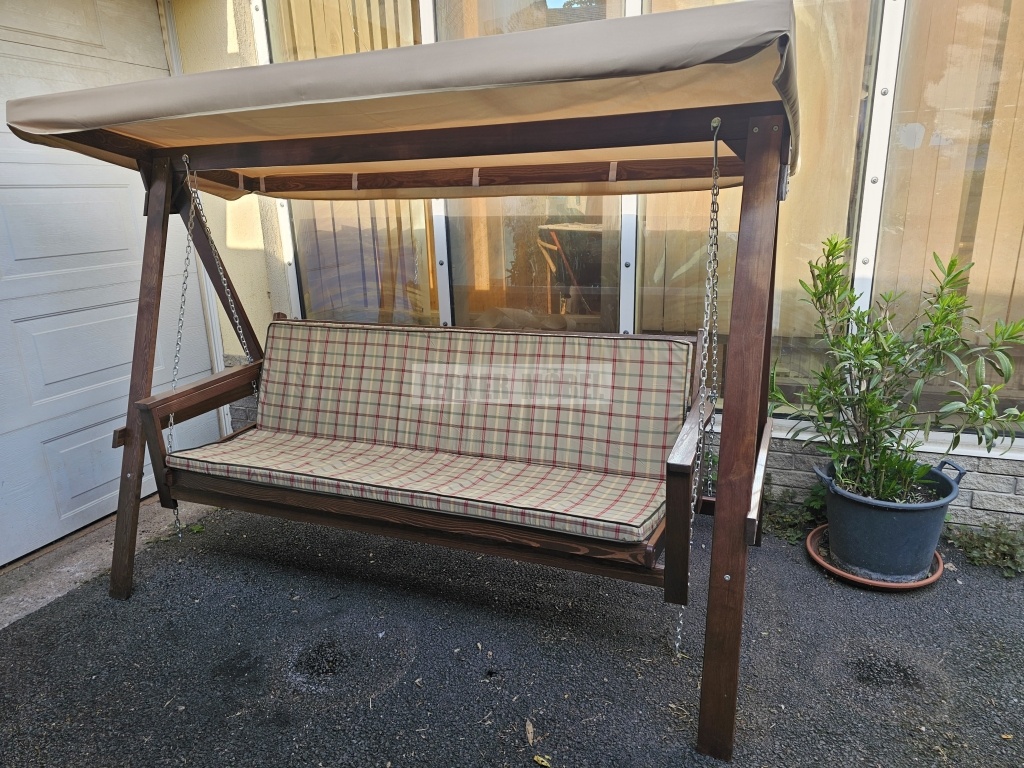 Delux hintaágy
